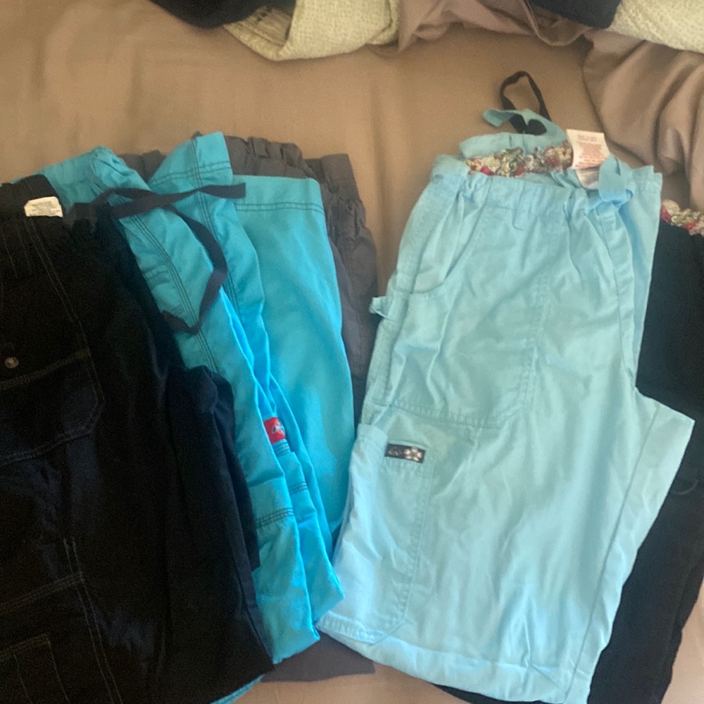 Lot of 5 cargo scrub pants includes 3 Dickies and 2 Koi brand all small tall